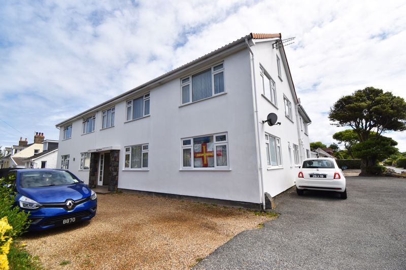 ** UNDER OFFER WITH MAWSON COLLINS ** Flat 9, Sunnyacre Hougue Du Pommier